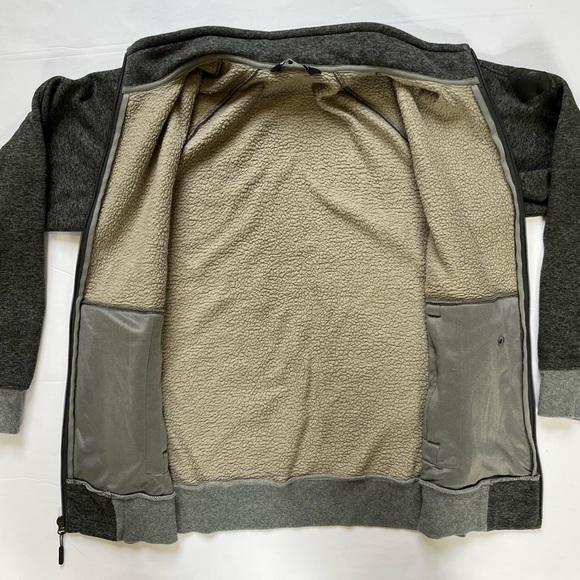 The North Face Men’s Medium Gray Fleece Full Zip Jacket with Shoulder Patch Logo - Picture 10 of 12
